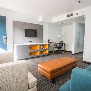 Standard King Suite